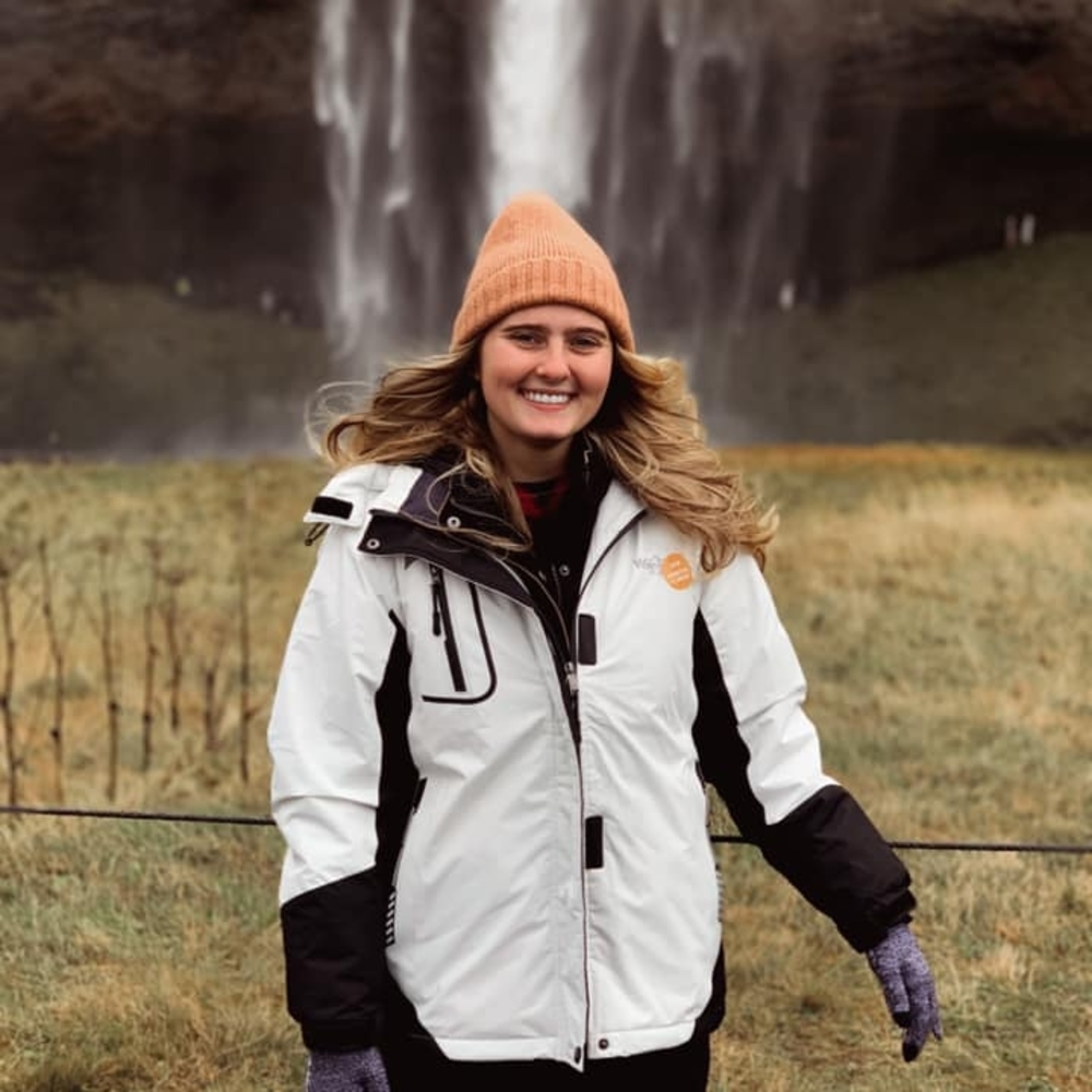 Meet your Posher, Estera